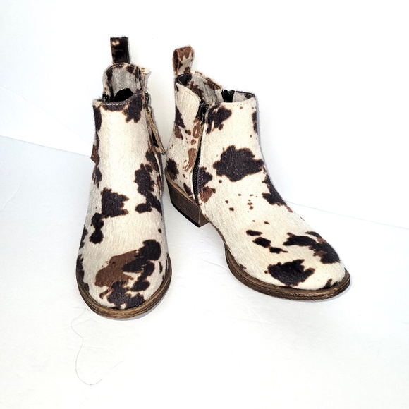 Very G Chisel Ankle Booties - SZ 6 - Picture 1 of 6